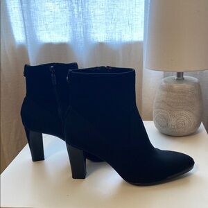 Anne Klein Sport Black Heeled Boots with Sleek Design